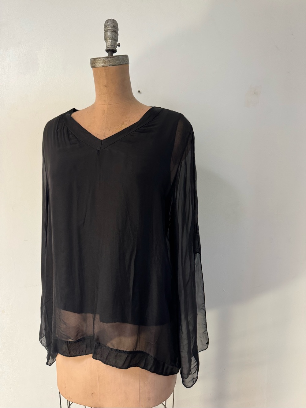 M Made in Italy black silk blend top size M